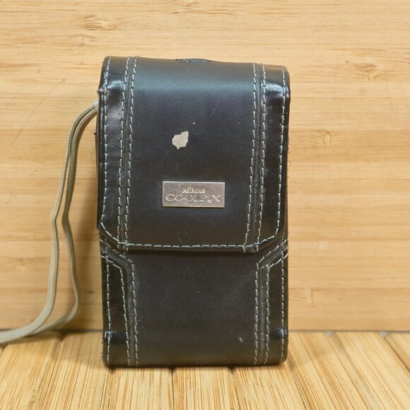 Nikon Coolpix L18 8MP Digital Camera with 3X Optical Zoom, Red - Picture 9 of 9